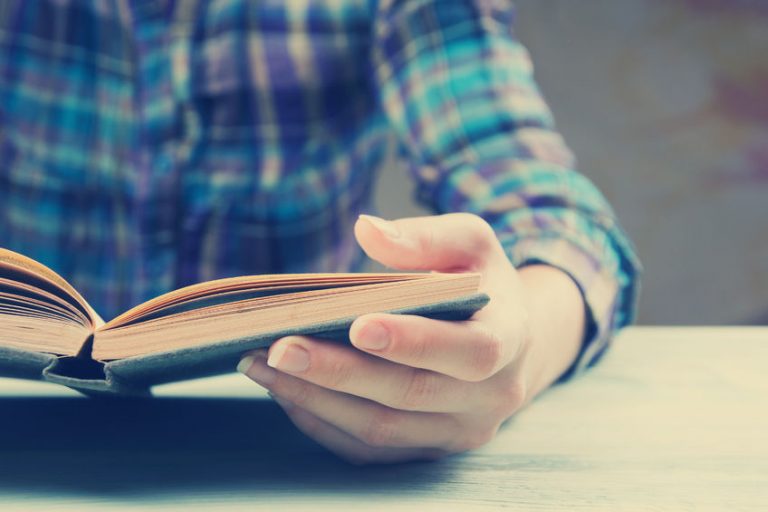 Verschil in het voorwoord, voorwoord en inleiding van het boek